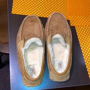 Very good condition! Size 10 Slippers!